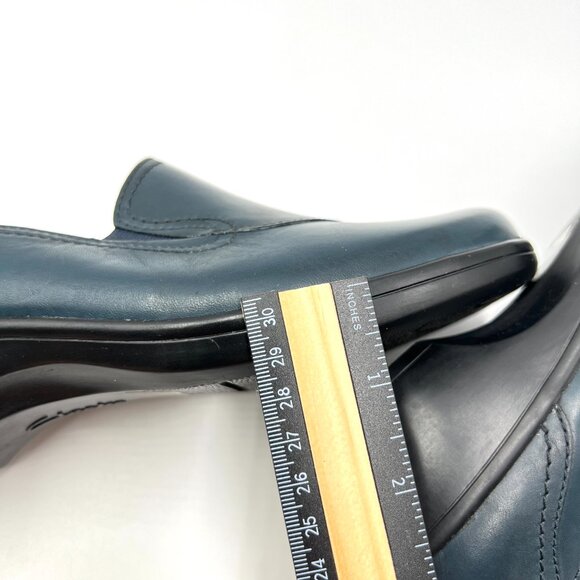 Clarks‎ Womens Size 8 Blue Leather Slip On Comfort Clogs Loafers Shoes - Picture 14 of 15